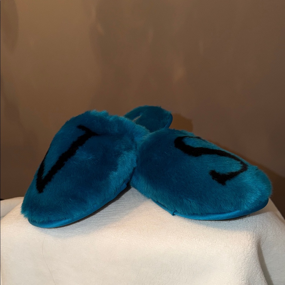 Victoria's Secret Teal Fuzzy Slippers with Black Accents